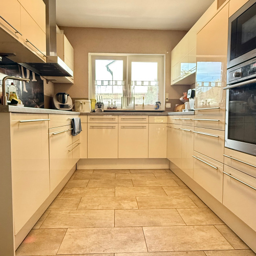 Familienparadies am Waldrand – 5-Zimmer-Reihenhaus mit Garten und zwei Balkonen! optimhome Immobilien Deutschland • Kaufen & Verkaufen Familienparadies am Waldrand – 5-Zimmer-Reihenhaus mit Garten und zwei Balkonen! optimhome Immobilien Deutschland • Kaufen & Verkaufen
