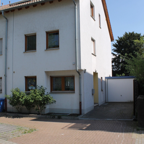 VERKAUFT ! BJ 2000 : Charmantes Stadthaus in Mundenheim mit Garten, Garage +Stellplatz, Keller optimhome Immobilien Deutschland • Kaufen & Verkaufen