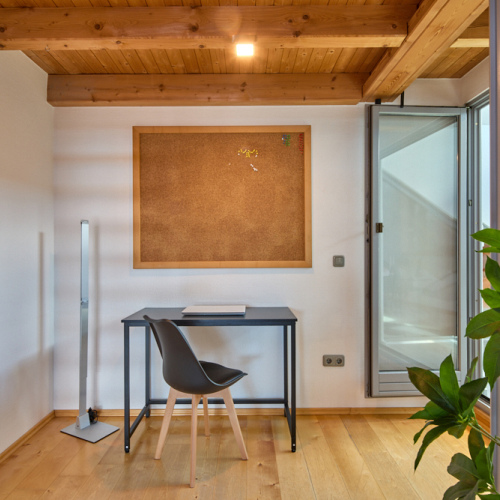 Wohnen mit Charme! Großzügige Dachgeschosswohnung mit Wintergarten und Balkon optimhome Immobilien Deutschland • Kaufen & Verkaufen Wohnen mit Charme! Großzügige Dachgeschosswohnung mit Wintergarten und Balkon optimhome Immobilien Deutschland • Kaufen & Verkaufen