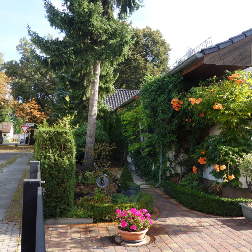 VERMIETET - Luxuriöser Winkelbungalow mit ca. 300 m² Wohn-/ Nutzfläche am Dorfanger optimhome Immobilien Deutschland • Kaufen & Verkaufen VERMIETET - Luxuriöser Winkelbungalow mit ca. 300 m² Wohn-/ Nutzfläche am Dorfanger optimhome Immobilien Deutschland • Kaufen & Verkaufen