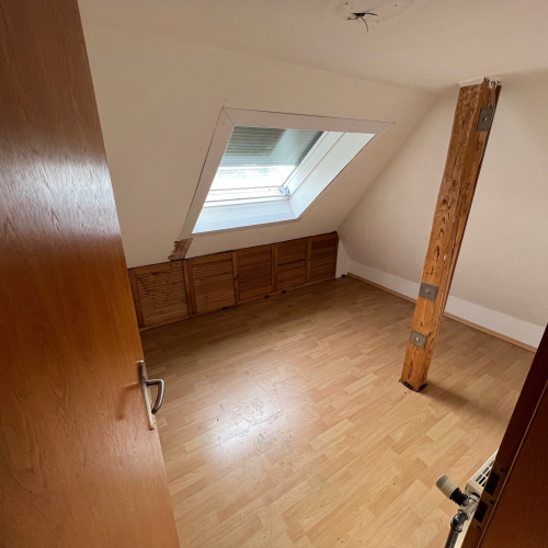 Traumhaftes Grundstück mit sanierungsbedürftigen Einfamilienhaus optimhome Immobilien Deutschland • Kaufen & Verkaufen Traumhaftes Grundstück mit sanierungsbedürftigen Einfamilienhaus optimhome Immobilien Deutschland • Kaufen & Verkaufen
