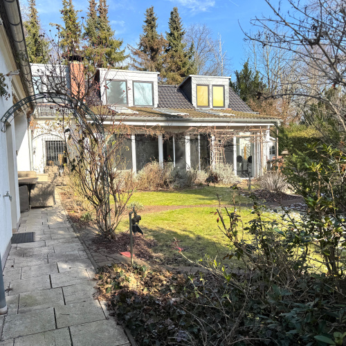 VERMIETET - Luxuriöser Winkelbungalow mit ca. 300 m² Wohn-/ Nutzfläche am Dorfanger optimhome Immobilien Deutschland • Kaufen & Verkaufen VERMIETET - Luxuriöser Winkelbungalow mit ca. 300 m² Wohn-/ Nutzfläche am Dorfanger optimhome Immobilien Deutschland • Kaufen & Verkaufen