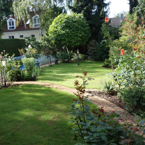 VERMIETET - Luxuriöser Winkelbungalow mit ca. 300 m² Wohn-/ Nutzfläche am Dorfanger optimhome Immobilien Deutschland • Kaufen & Verkaufen VERMIETET - Luxuriöser Winkelbungalow mit ca. 300 m² Wohn-/ Nutzfläche am Dorfanger optimhome Immobilien Deutschland • Kaufen & Verkaufen