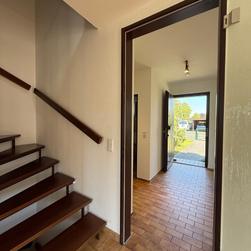 Hübsches Reihenendhaus mit tollem Garten und Garage optimhome Immobilien Deutschland • Kaufen & Verkaufen Hübsches Reihenendhaus mit tollem Garten und Garage optimhome Immobilien Deutschland • Kaufen & Verkaufen