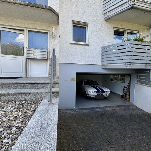 Einzigartig & gemütlich: DG-Wohnung mit EBK, Eckbadewanne und Doppelgarage optimhome Immobilien Deutschland • Kaufen & Verkaufen