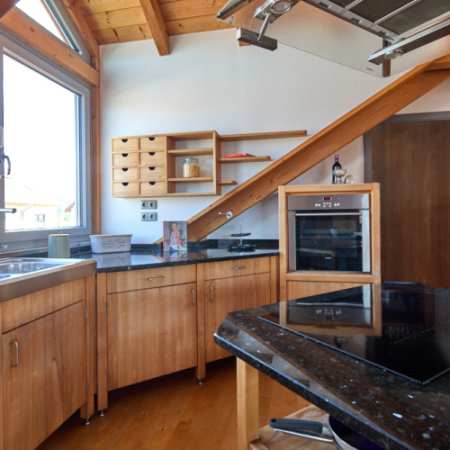 Wohnen mit Charme! Großzügige Dachgeschosswohnung mit Wintergarten und Balkon optimhome Immobilien Deutschland • Kaufen & Verkaufen Wohnen mit Charme! Großzügige Dachgeschosswohnung mit Wintergarten und Balkon optimhome Immobilien Deutschland • Kaufen & Verkaufen