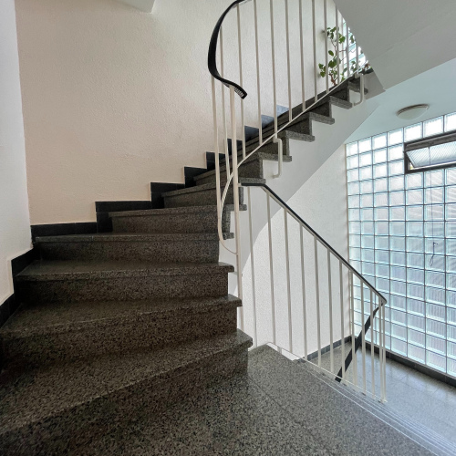 Top-Lage: 1-Zimmer-Wohnung in Niederursel nahe Universität optimhome Immobilien Deutschland • Kaufen & Verkaufen