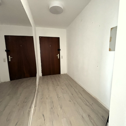 Sofort einziehen: Geräumige 4-Zimmer Wohnung mit Balkon und Stellplatz! optimhome Immobilien Deutschland • Kaufen & Verkaufen Sofort einziehen: Geräumige 4-Zimmer Wohnung mit Balkon und Stellplatz! optimhome Immobilien Deutschland • Kaufen & Verkaufen