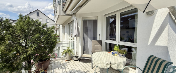 Bild Sofort bezugsfrei! 3-Zimmer-Wohnung mit Kamin und Doppelgarage in Bergen Enkheim! in Frankfurt 