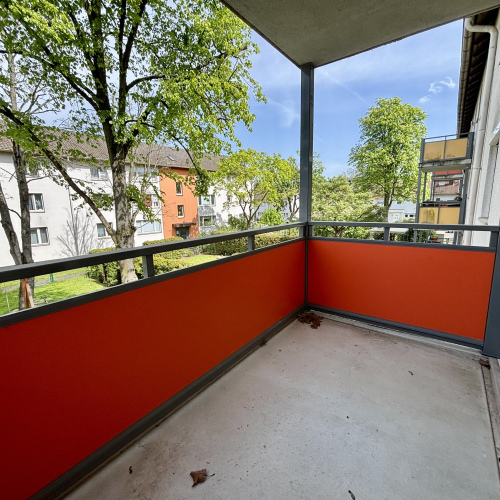 RESERVIERT Sofort verfügbar: moderne Etagenwohnung mit Balkon und Stellplatz optimhome Immobilien Deutschland • Kaufen & Verkaufen