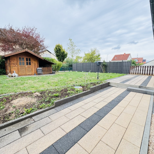 Zweifamilien-Reihenmittelhaus mit 245 m² Wohnfläche, neuem Dach, Wärmepumpe und 3 Garagen optimhome Immobilien Deutschland • Kaufen & Verkaufen