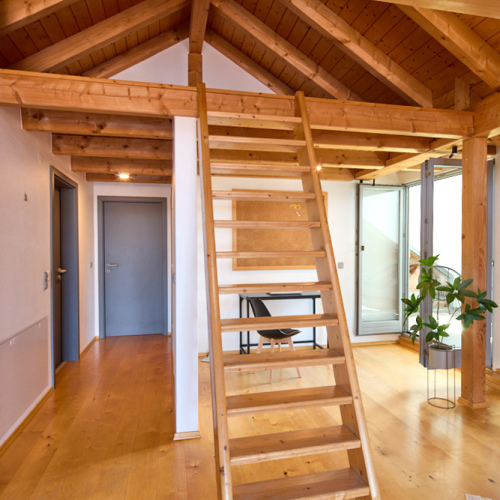 Wohnen mit Charme! Großzügige Dachgeschosswohnung mit Wintergarten und Balkon optimhome Immobilien Deutschland • Kaufen & Verkaufen Wohnen mit Charme! Großzügige Dachgeschosswohnung mit Wintergarten und Balkon optimhome Immobilien Deutschland • Kaufen & Verkaufen
