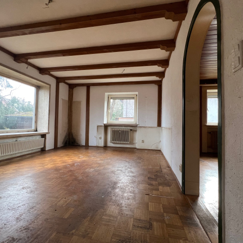 Traumhaftes Grundstück mit sanierungsbedürftigen Einfamilienhaus optimhome Immobilien Deutschland • Kaufen & Verkaufen Traumhaftes Grundstück mit sanierungsbedürftigen Einfamilienhaus optimhome Immobilien Deutschland • Kaufen & Verkaufen