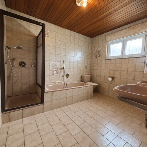 Zweifamilien-Reihenmittelhaus mit 245 m² Wohnfläche, neuem Dach, Wärmepumpe und 3 Garagen optimhome Immobilien Deutschland • Kaufen & Verkaufen