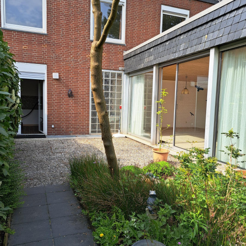 Viel Platz für Leben und Ideen – großzügiges Reihenmittelhaus mit Einliegerwohnung optimhome Immobilien Deutschland • Kaufen & Verkaufen