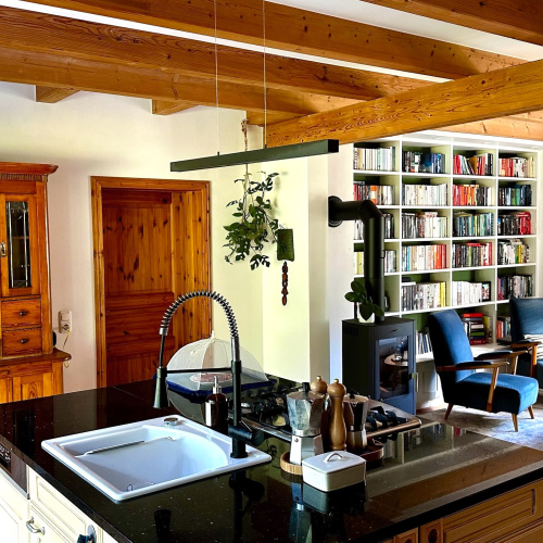 Stilvolles idyllisches Fachwerkhaus mit beheizter Doppelgarage und einem traumhaften Garten optimhome Immobilien Deutschland • Kaufen & Verkaufen Stilvolles idyllisches Fachwerkhaus mit beheizter Doppelgarage und einem traumhaften Garten optimhome Immobilien Deutschland • Kaufen & Verkaufen