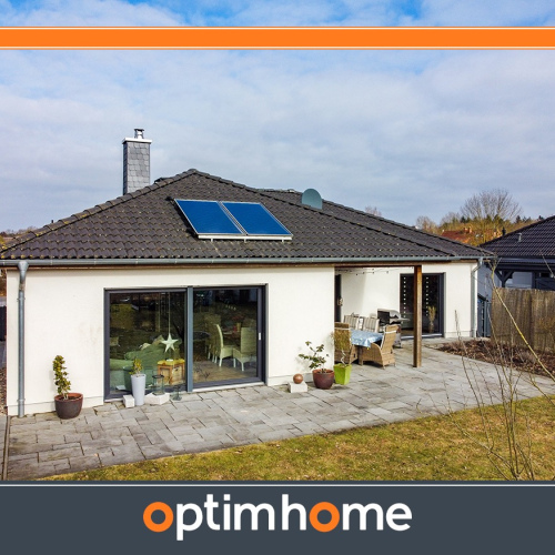# VERKAUFT # Leben auf einer Ebene – Stilvoller Winkelbungalow zum Wohlfühlen optimhome Immobilien Deutschland • Kaufen & Verkaufen