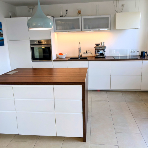 Gepflegte 4-Zimmer-Wohnung mit 2 Balkonen und EBK in München optimhome Immobilien Deutschland • Kaufen & Verkaufen Gepflegte 4-Zimmer-Wohnung mit 2 Balkonen und EBK in München optimhome Immobilien Deutschland • Kaufen & Verkaufen