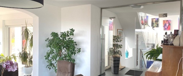 Bild VERKAUFT ! Wohnen wie im Paradies : Luxusimmobilie mit zauberhaftem Garten in Weisenheim