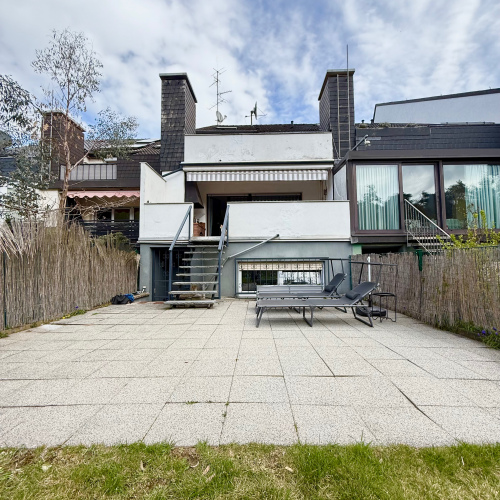 Familienparadies am Waldrand – 5-Zimmer-Reihenhaus mit Garten und zwei Balkonen! optimhome Immobilien Deutschland • Kaufen & Verkaufen Familienparadies am Waldrand – 5-Zimmer-Reihenhaus mit Garten und zwei Balkonen! optimhome Immobilien Deutschland • Kaufen & Verkaufen