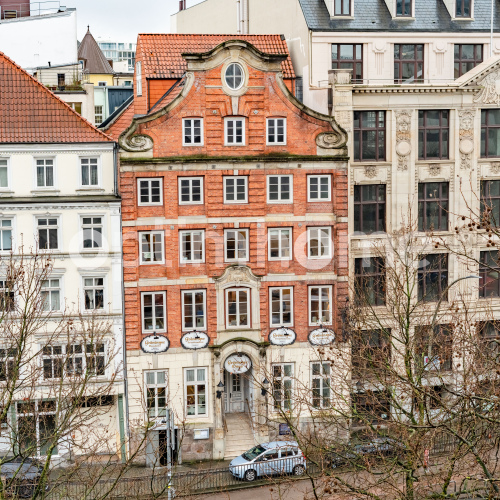 Einzigartige 610 m² auf 3 Ebenen in Top-Lage in der Hamburger City optimhome Immobilien Deutschland • Kaufen & Verkaufen Einzigartige 610 m² auf 3 Ebenen in Top-Lage in der Hamburger City optimhome Immobilien Deutschland • Kaufen & Verkaufen