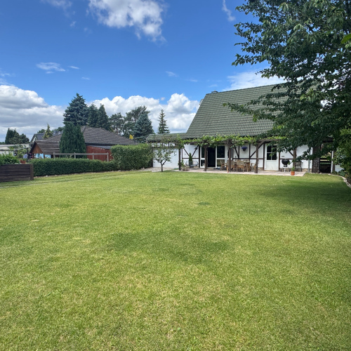 Stilvolles idyllisches Fachwerkhaus mit beheizter Doppelgarage und einem traumhaften Garten optimhome Immobilien Deutschland • Kaufen & Verkaufen Stilvolles idyllisches Fachwerkhaus mit beheizter Doppelgarage und einem traumhaften Garten optimhome Immobilien Deutschland • Kaufen & Verkaufen