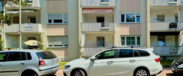 Bild Gut vermietete Hochparterre-Wohnung mit drei Zimmern und Außenstellplatz! in Frankfurt