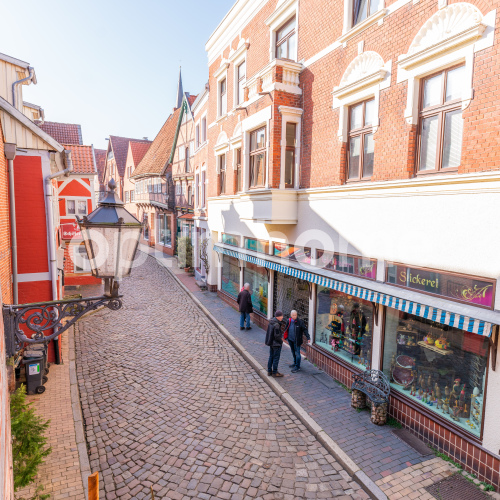 Historisches, denkmalgeschütztes Fachwerkhaus direkt an der Elbe optimhome Immobilien Deutschland • Kaufen & Verkaufen