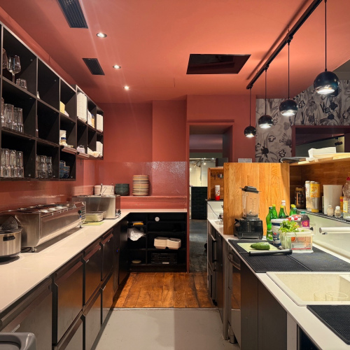 Top Gastronomiefläche mit Vollausstattung und großer Terrasse auf der Schweizer Straße! optimhome Immobilien Deutschland • Kaufen & Verkaufen