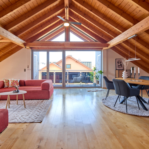 Wohnen mit Charme! Großzügige Dachgeschosswohnung mit Wintergarten und Balkon optimhome Immobilien Deutschland • Kaufen & Verkaufen Wohnen mit Charme! Großzügige Dachgeschosswohnung mit Wintergarten und Balkon optimhome Immobilien Deutschland • Kaufen & Verkaufen