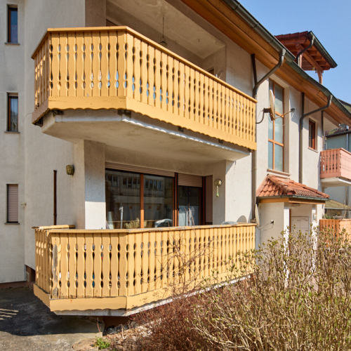 2-Zimmer-Wohnung mit 2 Balkonen und Vorgarten (SNR) – ideal zur Eigennutzung oder Vermietung optimhome Immobilien Deutschland • Kaufen & Verkaufen 2-Zimmer-Wohnung mit 2 Balkonen und Vorgarten (SNR) – ideal zur Eigennutzung oder Vermietung optimhome Immobilien Deutschland • Kaufen & Verkaufen