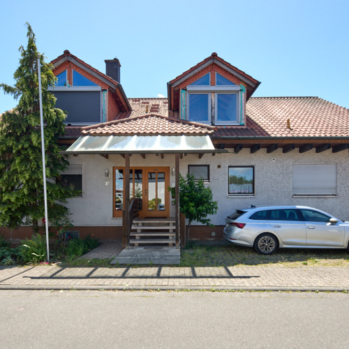 Wohnen mit Charme! Großzügige Dachgeschosswohnung mit Wintergarten und Balkon optimhome Immobilien Deutschland • Kaufen & Verkaufen Wohnen mit Charme! Großzügige Dachgeschosswohnung mit Wintergarten und Balkon optimhome Immobilien Deutschland • Kaufen & Verkaufen