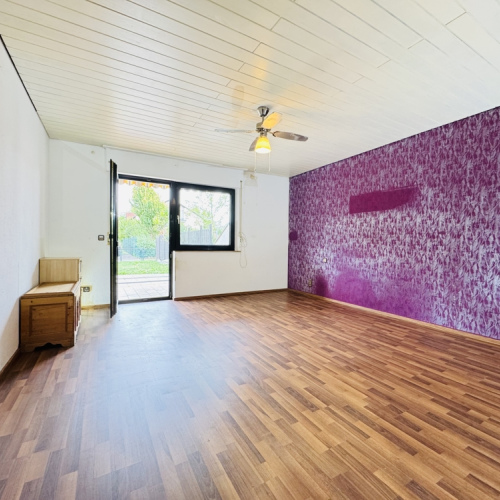 Zweifamilien-Reihenmittelhaus mit 245 m² Wohnfläche, neuem Dach, Wärmepumpe und 3 Garagen optimhome Immobilien Deutschland • Kaufen & Verkaufen