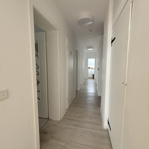 Sofort einziehen: Geräumige 4-Zimmer Wohnung mit Balkon und Stellplatz! optimhome Immobilien Deutschland • Kaufen & Verkaufen Sofort einziehen: Geräumige 4-Zimmer Wohnung mit Balkon und Stellplatz! optimhome Immobilien Deutschland • Kaufen & Verkaufen