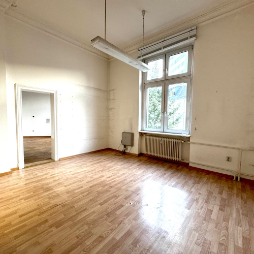 Top-Lage Büroräume direkt am U-Bahnhof in der City-West optimhome Immobilien Deutschland • Kaufen & Verkaufen