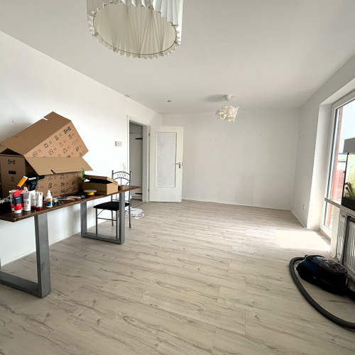 Sofort einziehen: Geräumige 4-Zimmer Wohnung mit Balkon und Stellplatz! optimhome Immobilien Deutschland • Kaufen & Verkaufen Sofort einziehen: Geräumige 4-Zimmer Wohnung mit Balkon und Stellplatz! optimhome Immobilien Deutschland • Kaufen & Verkaufen