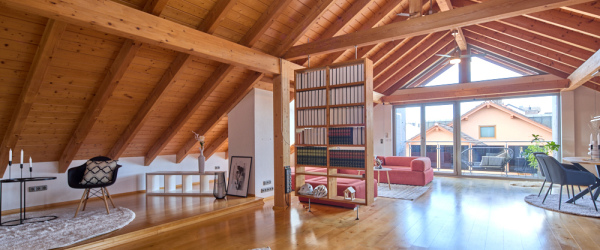 Bild Wohnen mit Charme! Großzügige Dachgeschosswohnung mit Wintergarten und Balkon in Niedernberg