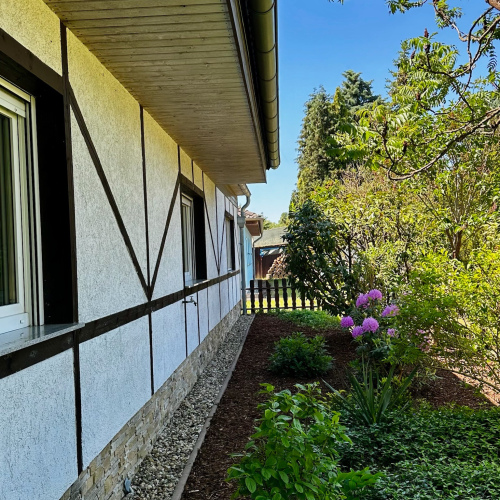 Stilvolles idyllisches Fachwerkhaus mit beheizter Doppelgarage und einem traumhaften Garten optimhome Immobilien Deutschland • Kaufen & Verkaufen Stilvolles idyllisches Fachwerkhaus mit beheizter Doppelgarage und einem traumhaften Garten optimhome Immobilien Deutschland • Kaufen & Verkaufen