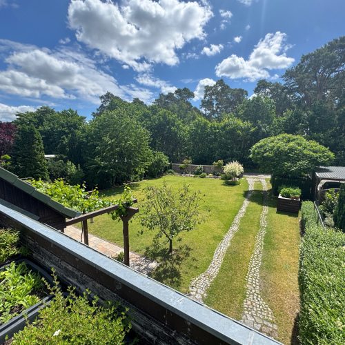 Stilvolles idyllisches Fachwerkhaus mit beheizter Doppelgarage und einem traumhaften Garten optimhome Immobilien Deutschland • Kaufen & Verkaufen Stilvolles idyllisches Fachwerkhaus mit beheizter Doppelgarage und einem traumhaften Garten optimhome Immobilien Deutschland • Kaufen & Verkaufen