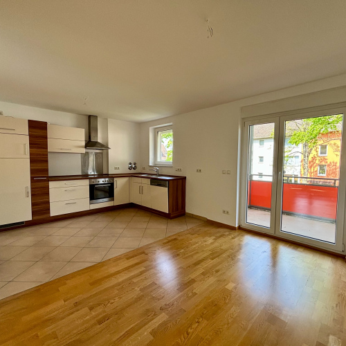 RESERVIERT Sofort verfügbar: moderne Etagenwohnung mit Balkon und Stellplatz optimhome Immobilien Deutschland • Kaufen & Verkaufen