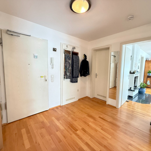 Sofort bezugsfrei! 3-Zimmer-Wohnung mit Kamin und Doppelgarage in Bergen Enkheim! optimhome Immobilien Deutschland • Kaufen & Verkaufen