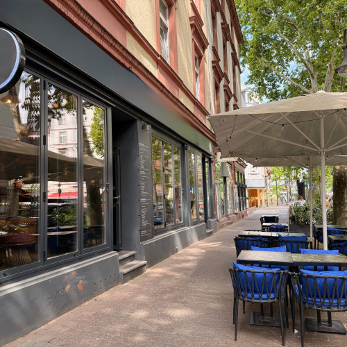 Top Gastronomiefläche mit Vollausstattung und großer Terrasse auf der Schweizer Straße! optimhome Immobilien Deutschland • Kaufen & Verkaufen