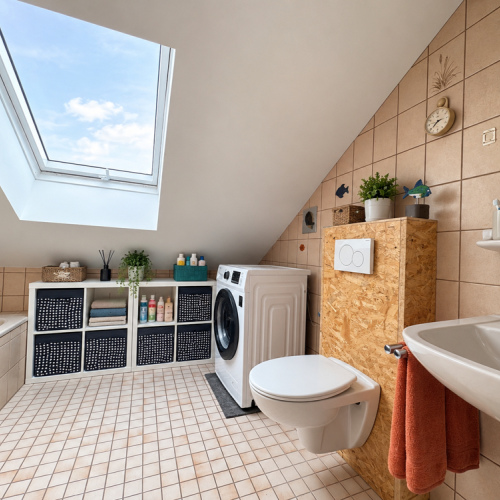 Zweifamilien-Reihenmittelhaus mit 245 m² Wohnfläche, neuem Dach, Wärmepumpe und 3 Garagen optimhome Immobilien Deutschland • Kaufen & Verkaufen